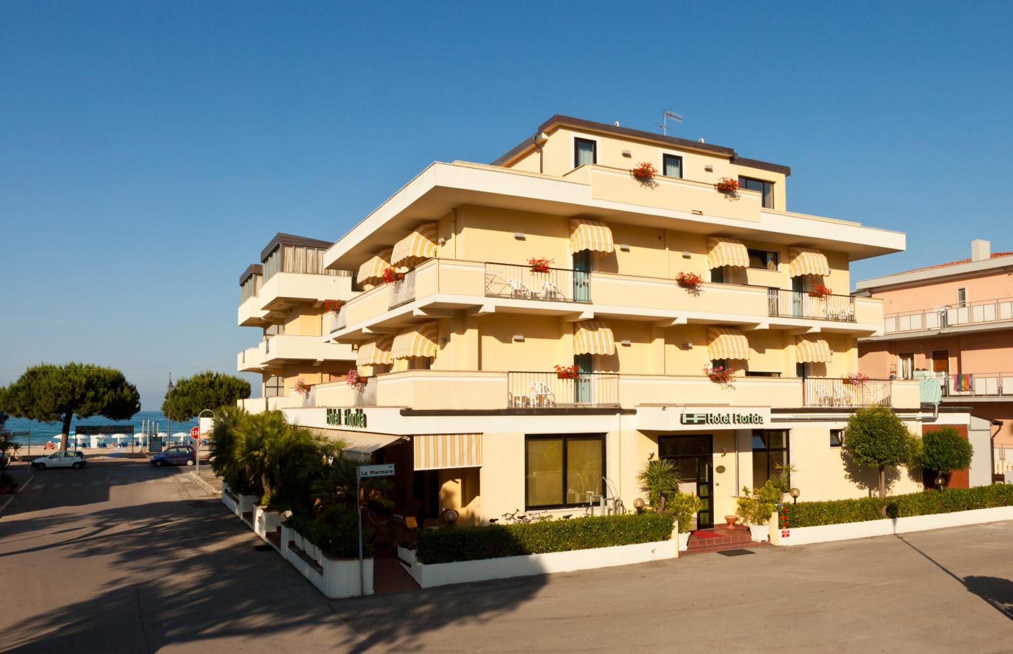 Hotel Florida Silvi Marina Exterior photo