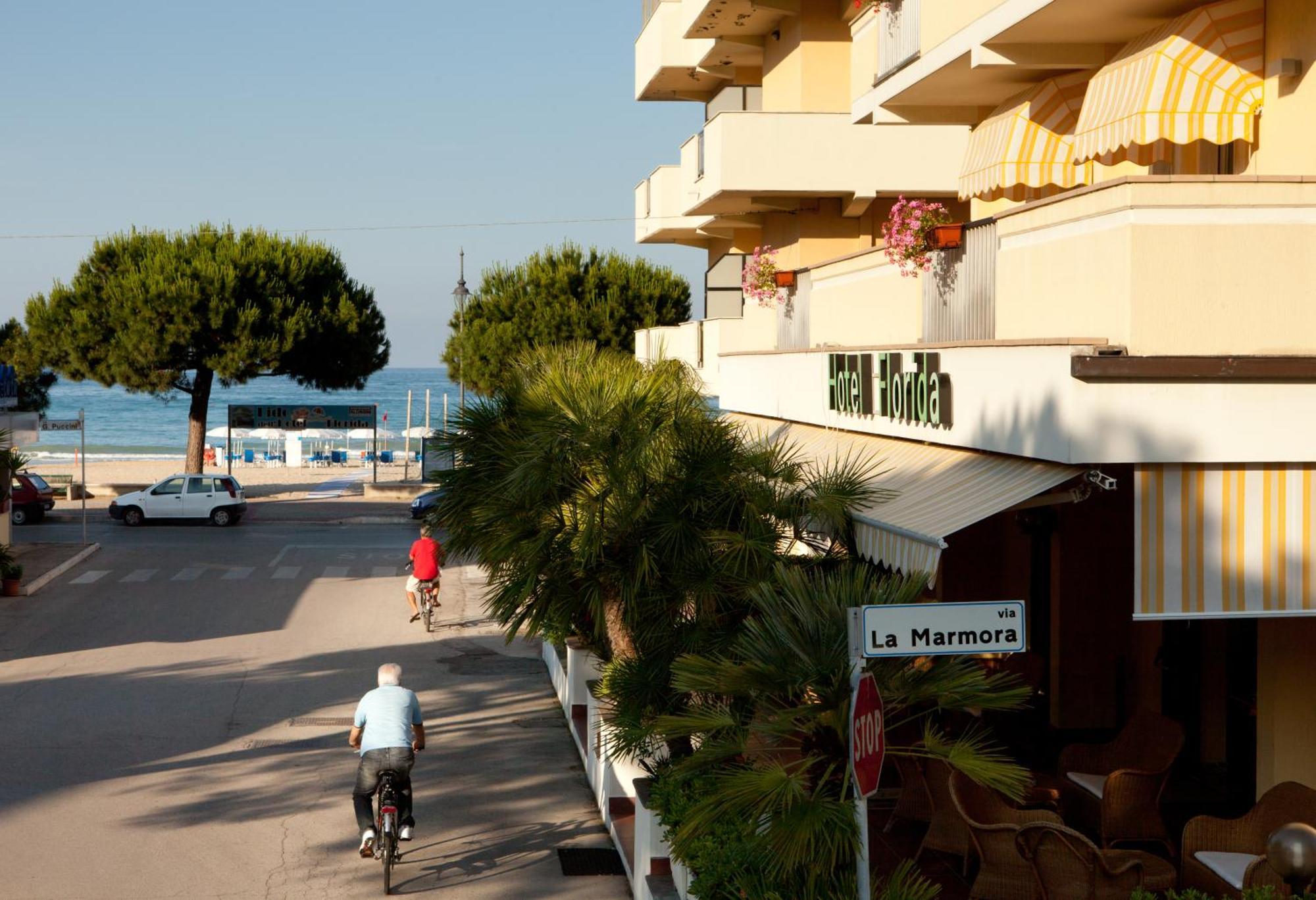Hotel Florida Silvi Marina Exterior photo