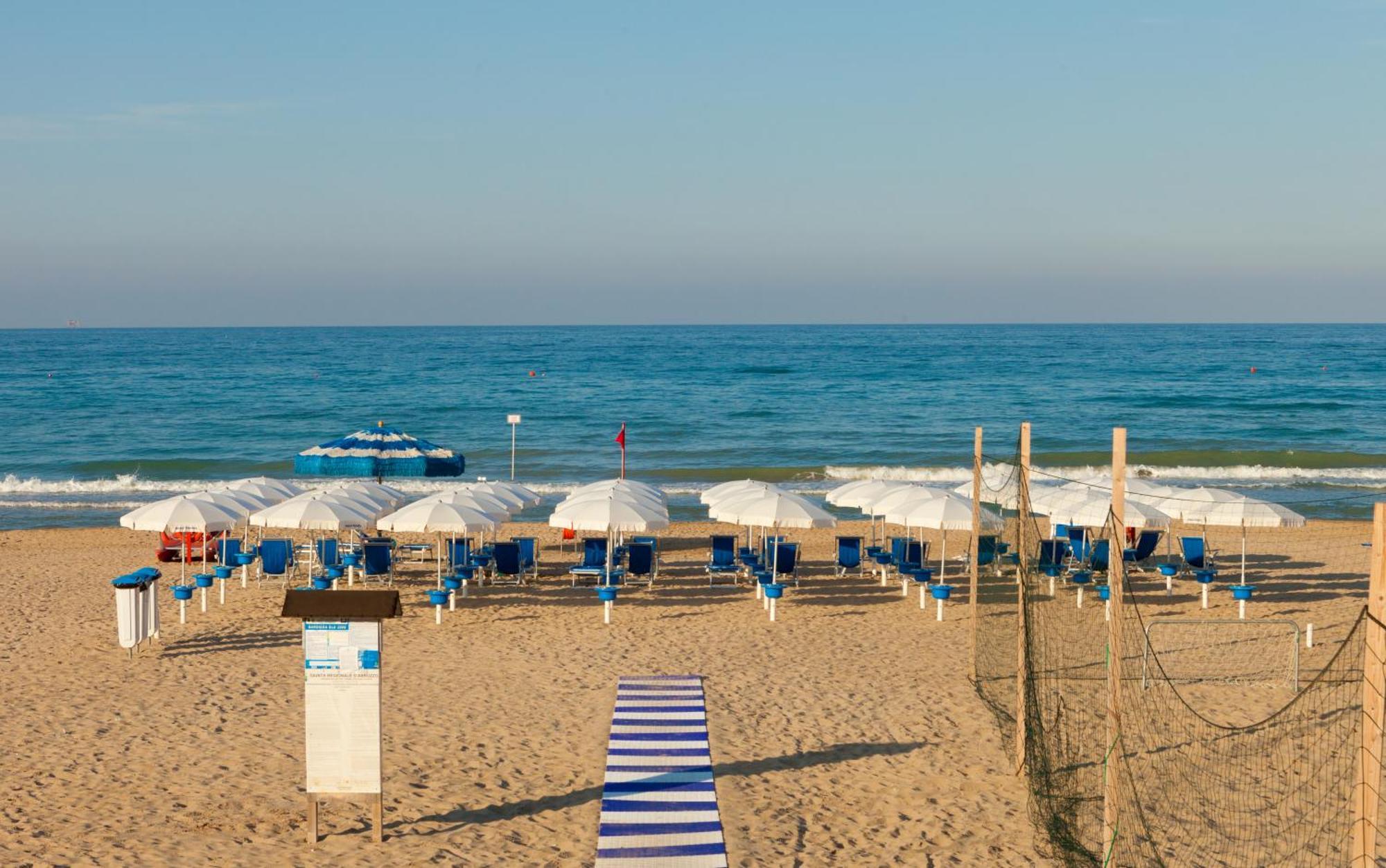 Hotel Florida Silvi Marina Exterior photo