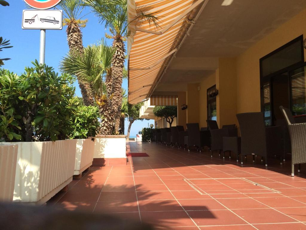 Hotel Florida Silvi Marina Exterior photo