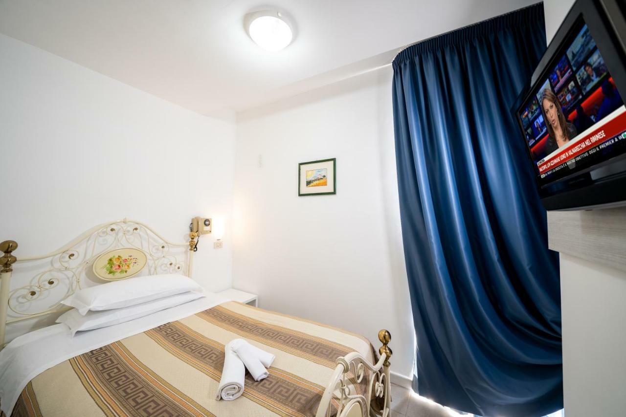 Hotel Florida Silvi Marina Exterior photo