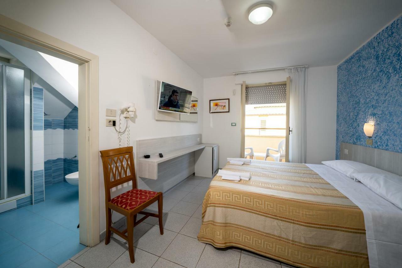 Hotel Florida Silvi Marina Exterior photo